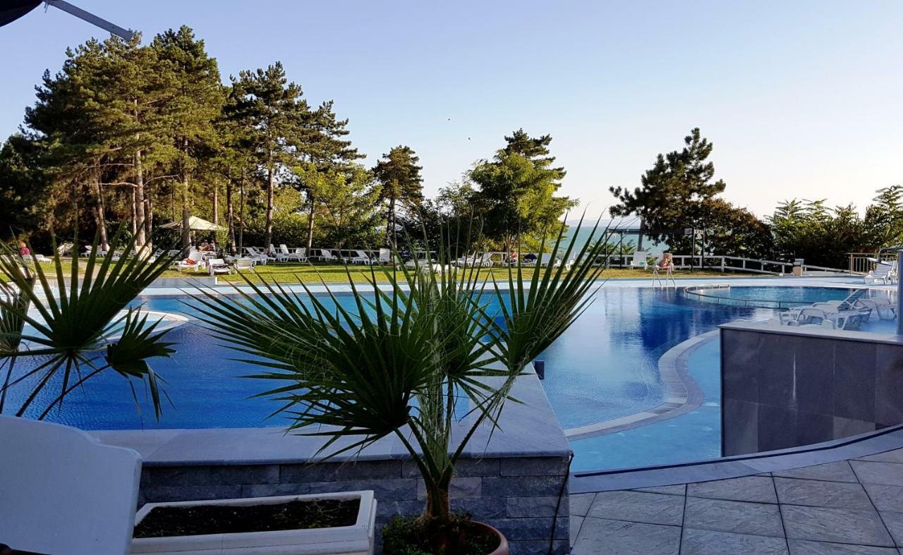 Blue Bay Sea View Apartment Pomorie Exterior photo